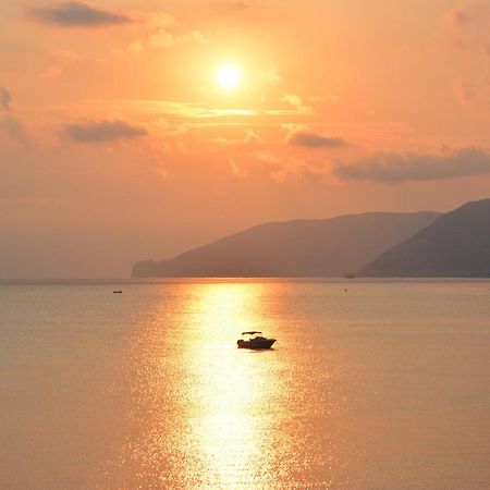 Le Case Del Borgo - Perla Capo dʼOrlando Dış mekan fotoğraf